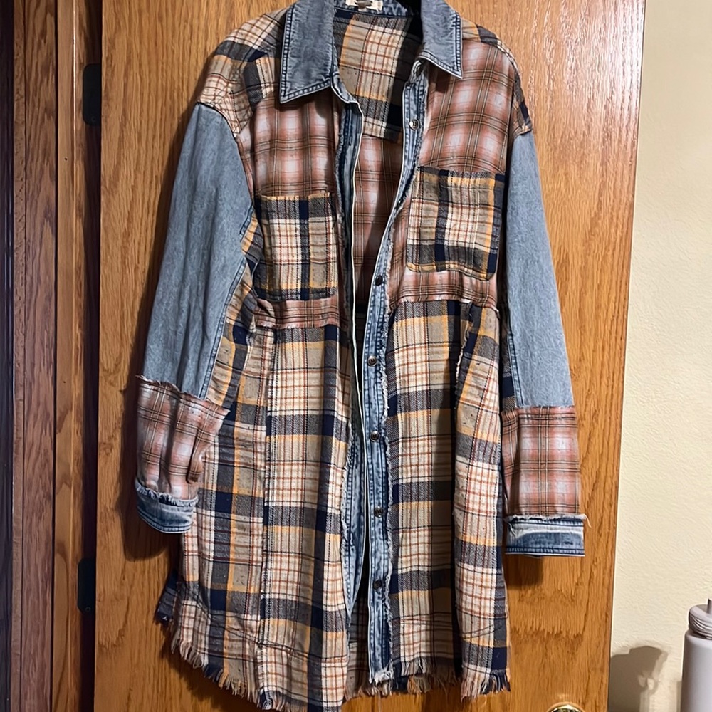 Gimmicks by BKE Pieced Patchwork Flannel and Chambray Denim Long Shacket L